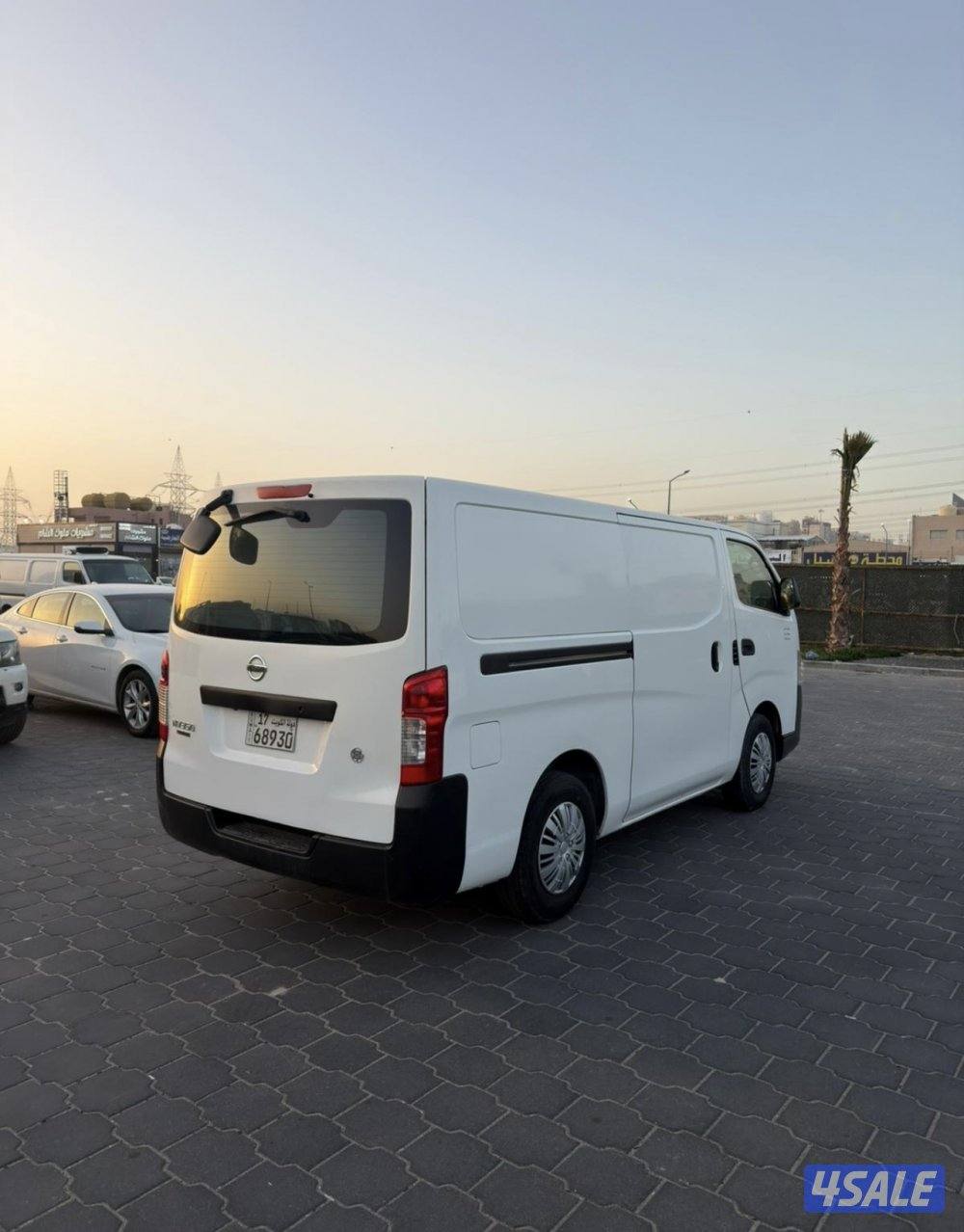 للبيع باص نيسان قير تماتيك 20205
