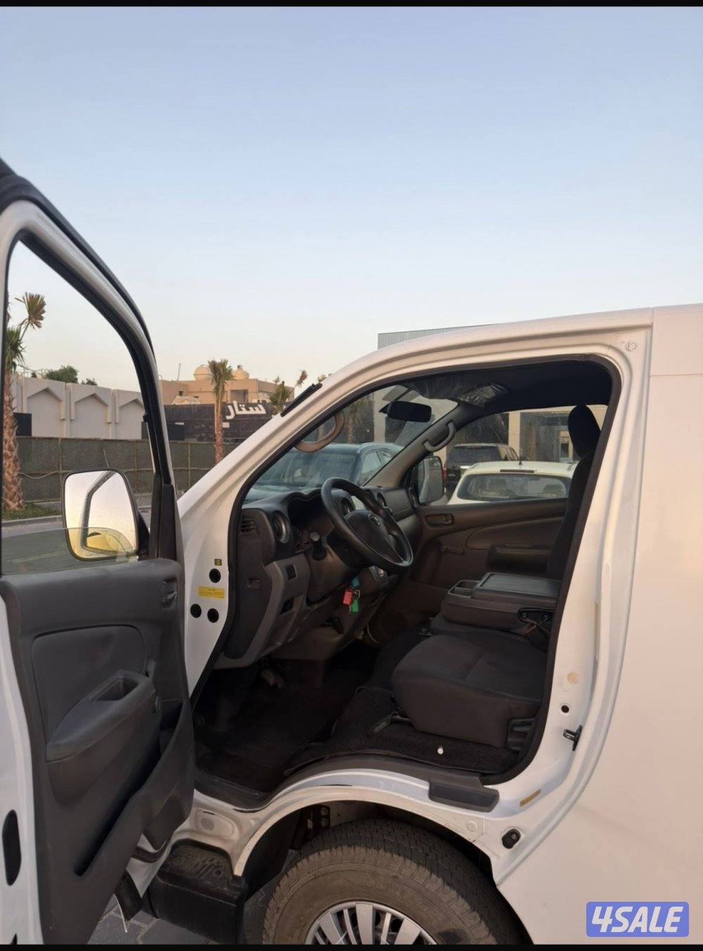 للبيع باص نيسان قير تماتيك 20206