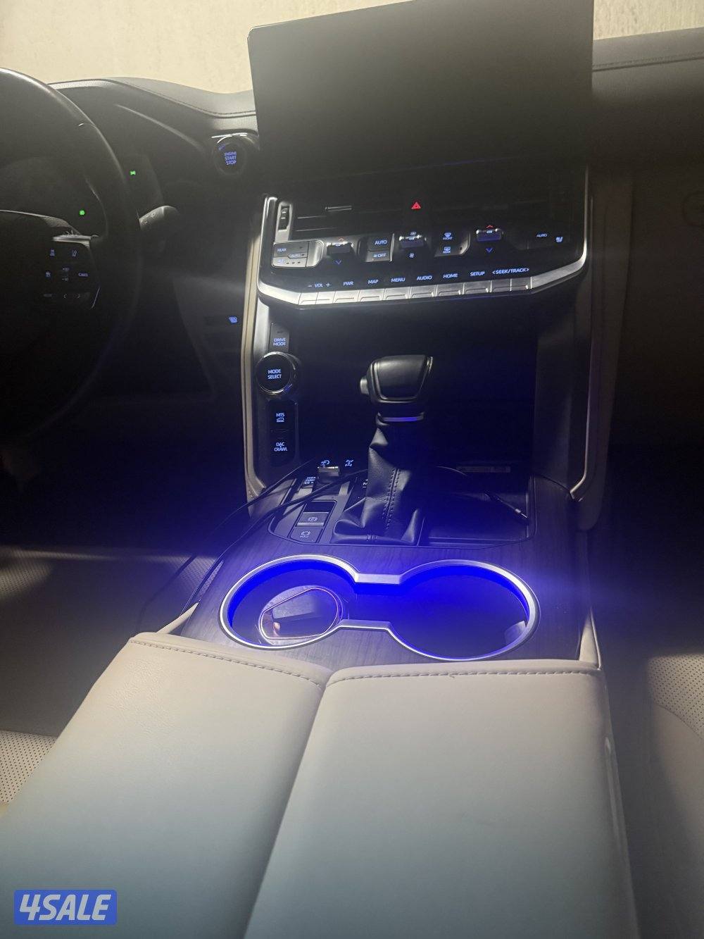 لاند كروزر 2024 ايرو تون تيربو اللون أسود1