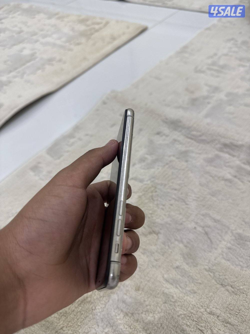 ايفون X للبيع كسر من ورا  وقاعده الشحن خربانه4