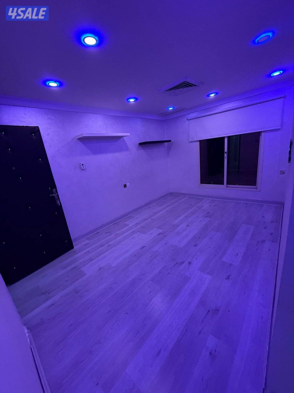 يوجد شقة الايجار غرفة وصالة ومطبخ وحمام تشطيب سوبر لوكس يوجد باركنً4