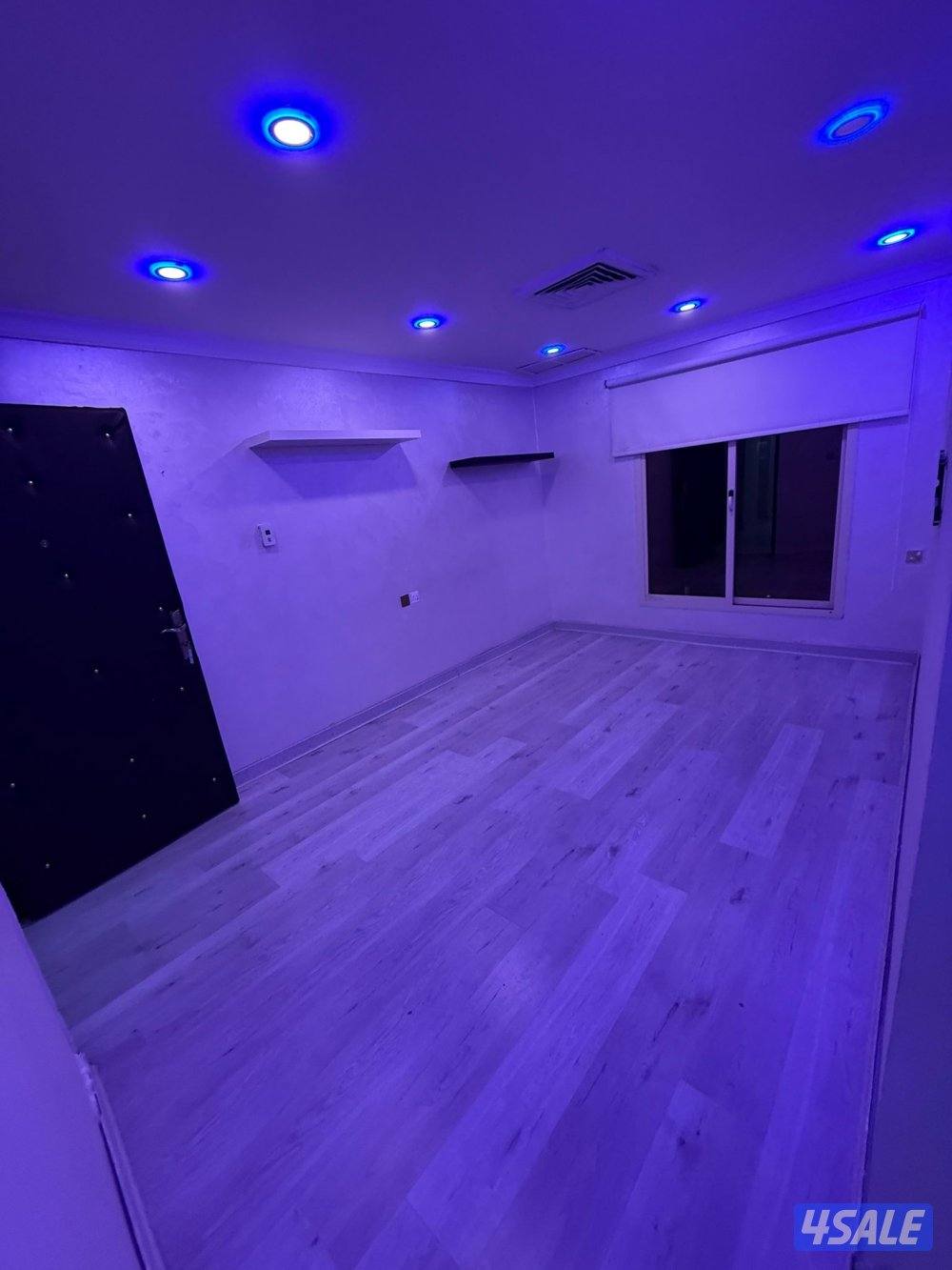 يوجد شقة الايجار غرفة وصالة ومطبخ وحمام تشطيب سوبر لوكس يوجد باركنً8