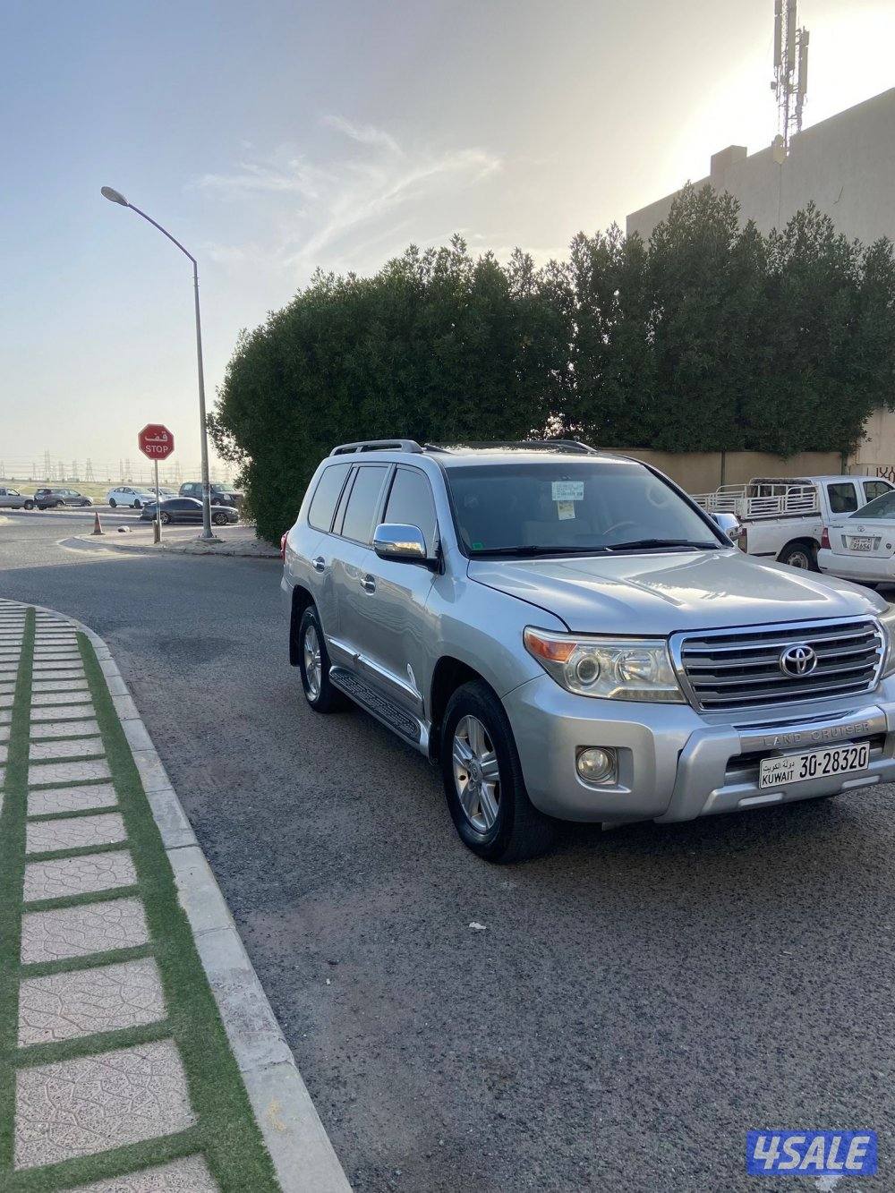 للبيع لاندكروزر موديل 20141