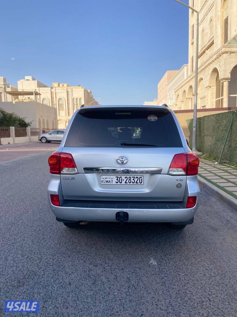 للبيع لاندكروزر موديل 20143