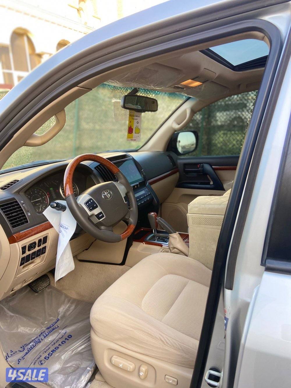 للبيع لاندكروزر موديل 20144