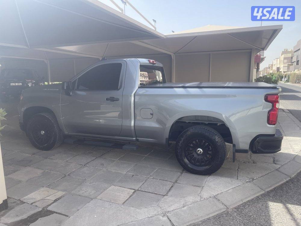 للبيع سلفرادوا ٢٠٢٤4