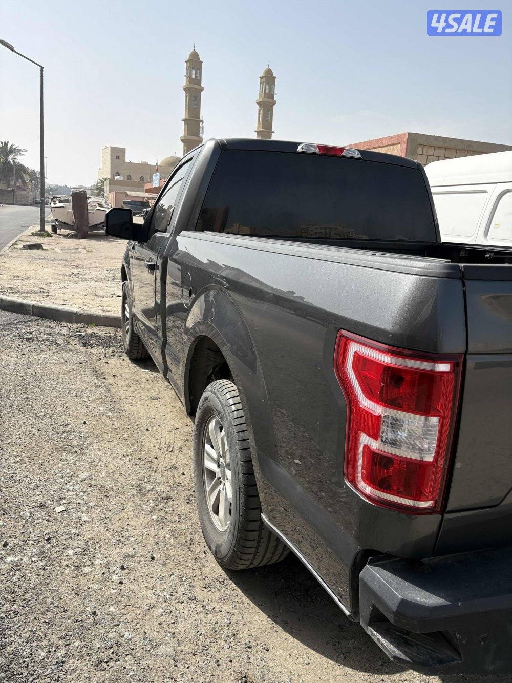 للبيع وانيت f150 بدون دبل0
