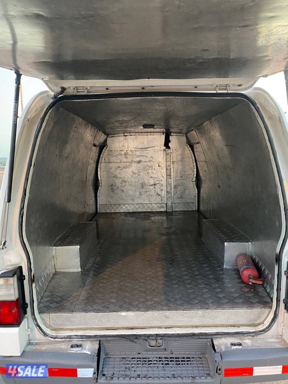 باص بوكس مقفل مازدا4