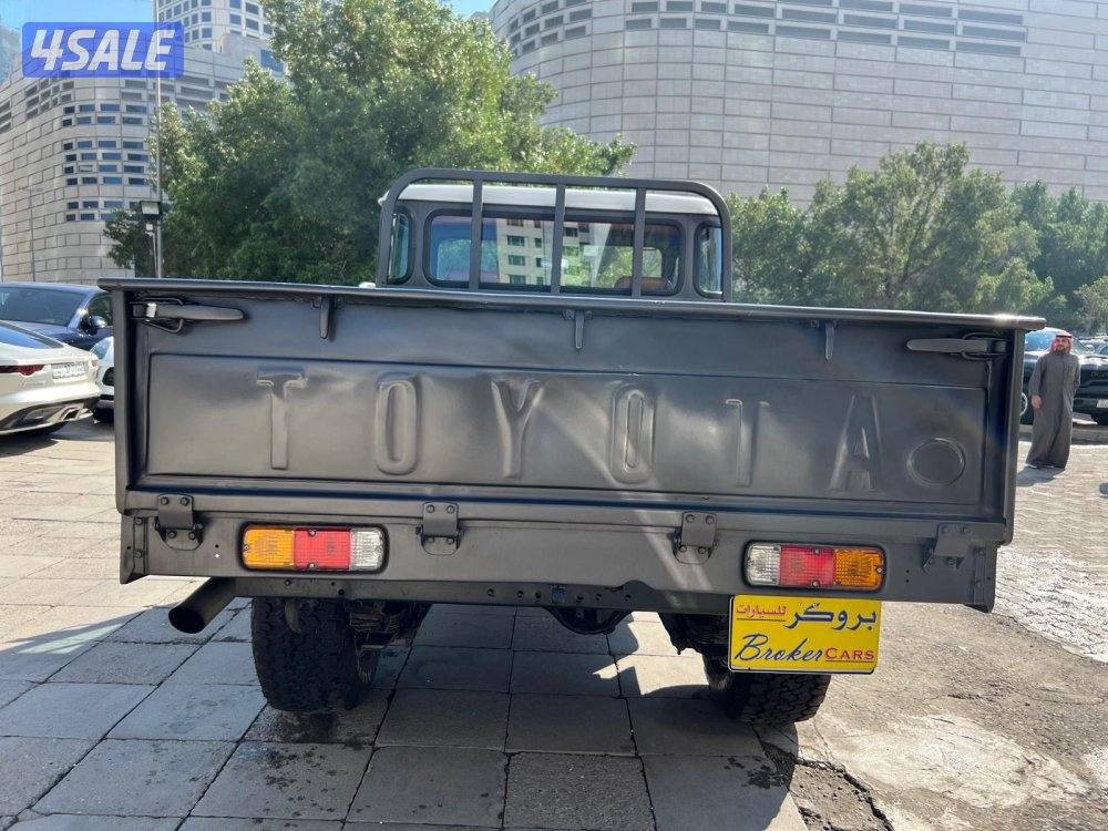 تويوتا لاندكروزر…وانيت…موديل 19835