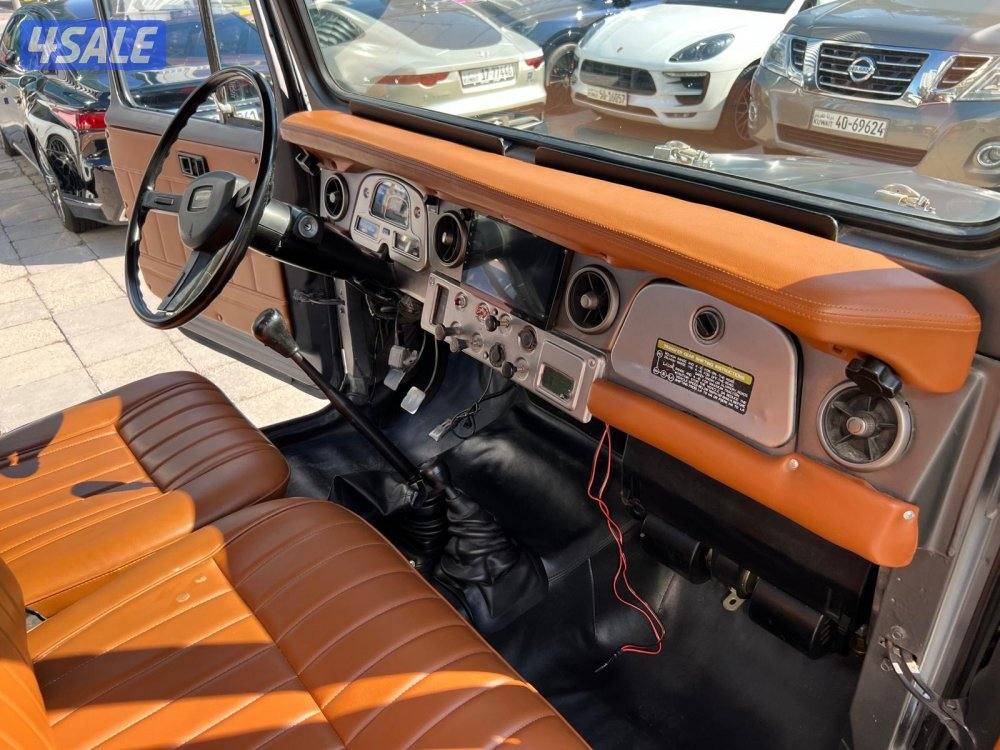 تويوتا لاندكروزر…وانيت…موديل 198310