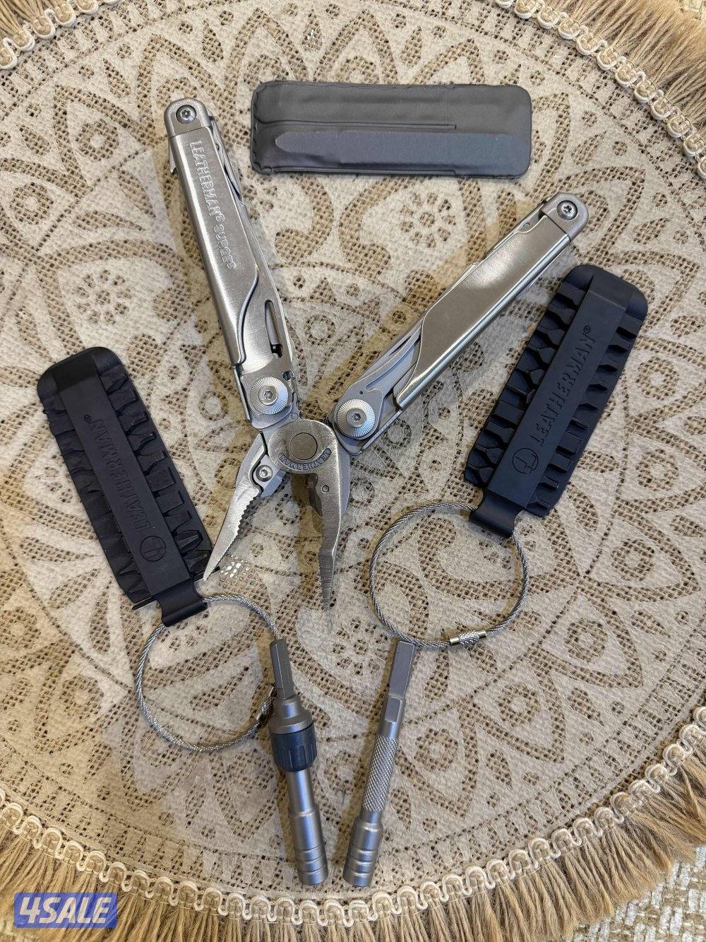 مثل اللي بالصور موضح كل الاغراض مافيها شيLEATHERMAN        SURGEللبيع3