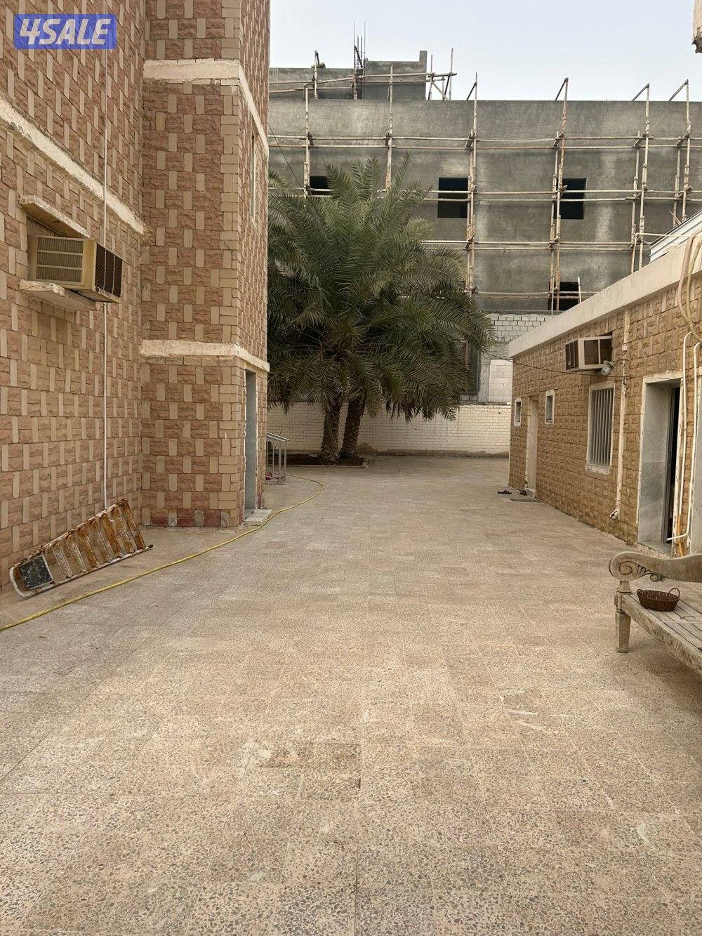 للبيع بيت في الرميثية مساحته 750 متر دورين وثيقه حرة على السوم2