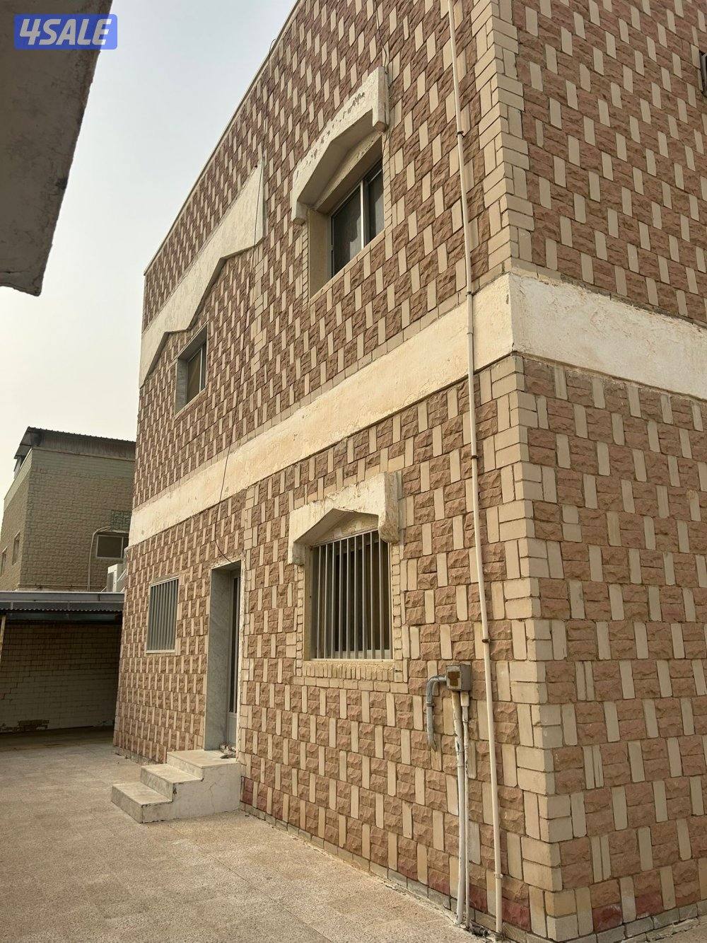 للبيع بيت في الرميثية مساحته 750 متر دورين وثيقه حرة على السوم3