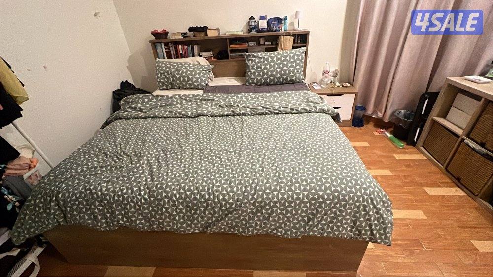 Bed frame with mattress and 2 bedside tables0