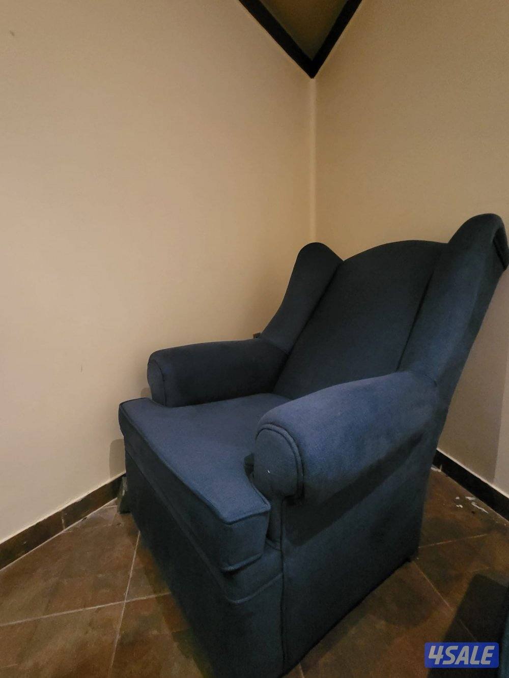 كرسي مريح متوفر كميه1