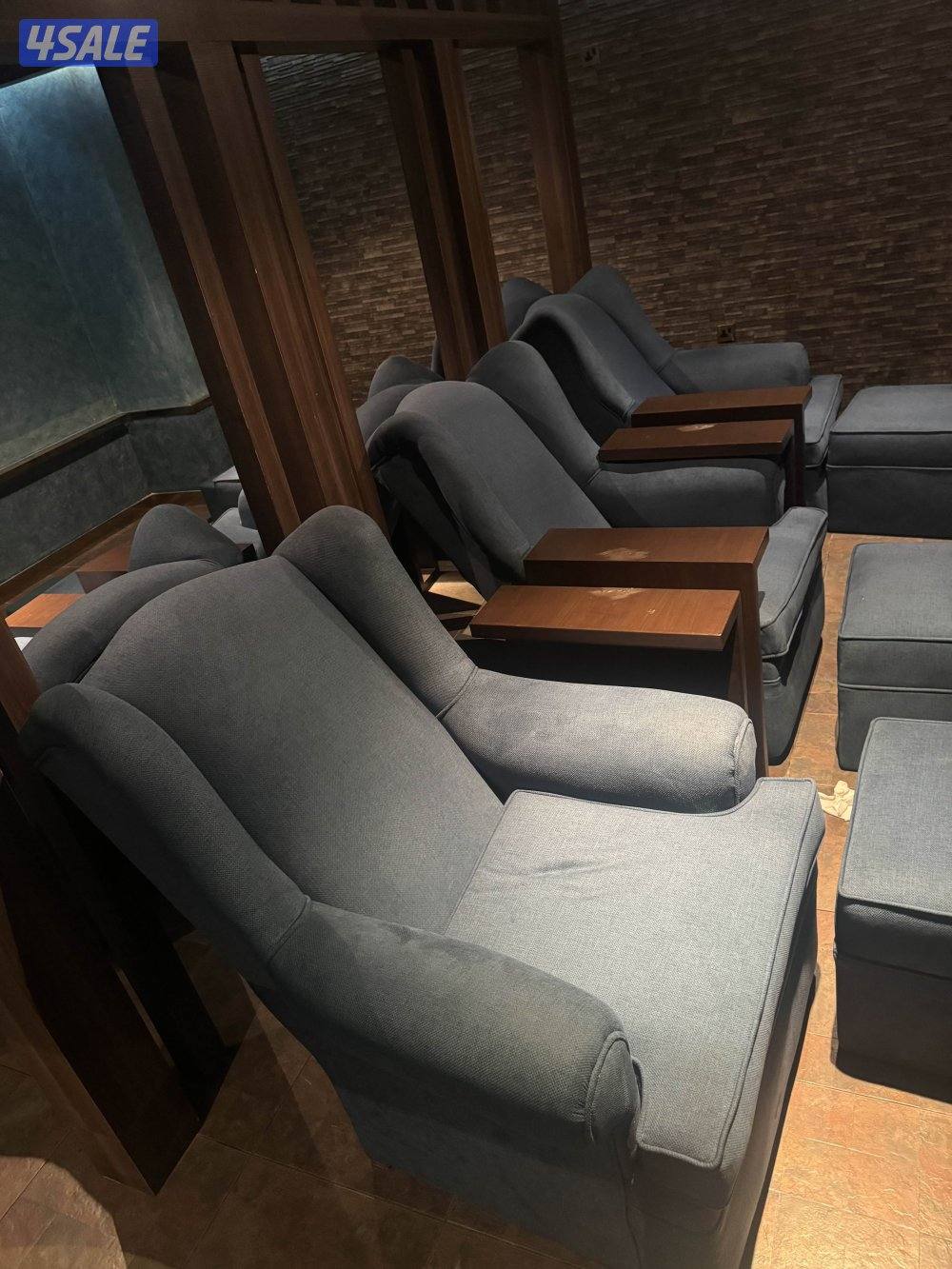 كرسي مريح متوفر كميه3