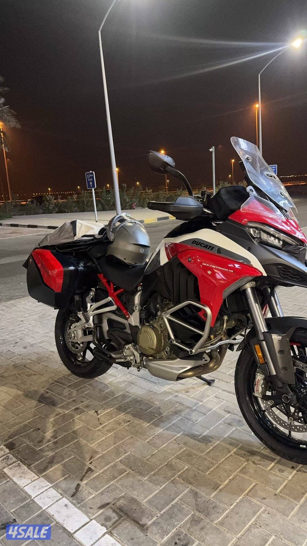 دراجة نارية رياضية دوكاتي0