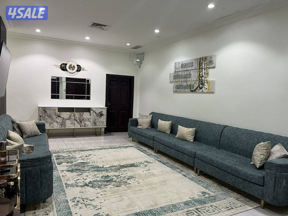 للبيع غنفات عدد خمس قطع بطول ٨ متر اجمالي مع الجاده ٣*٥ استخدام نظيف2