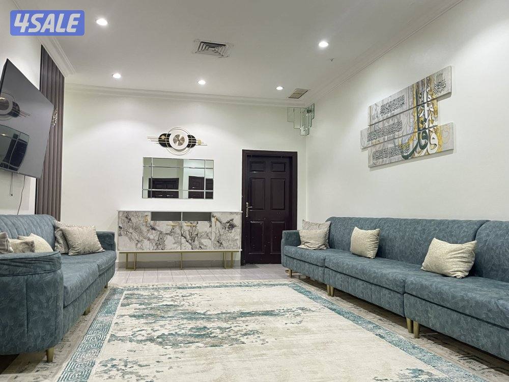 للبيع غنفات عدد خمس قطع بطول ٨ متر اجمالي مع الجاده ٣*٥ استخدام نظيف5