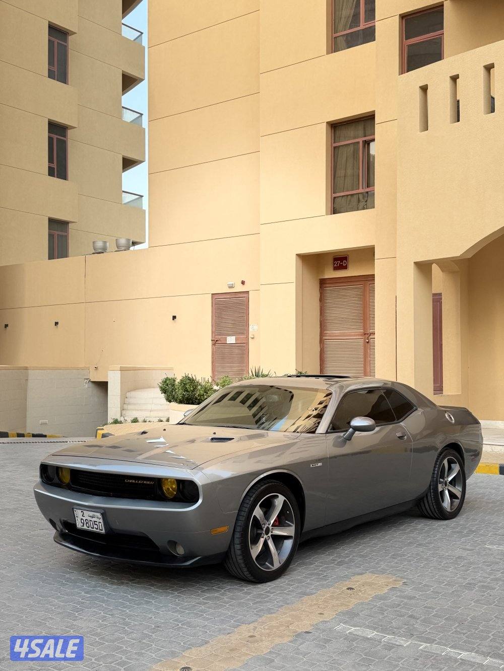 شالنجر 2012 الفئه المؤويه بحاله ممتازه جدا شرط الفحص0