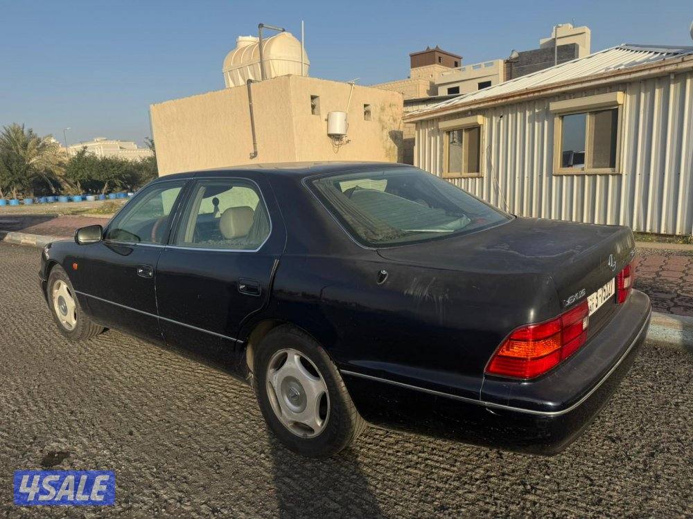 بيع Lexus LS4002