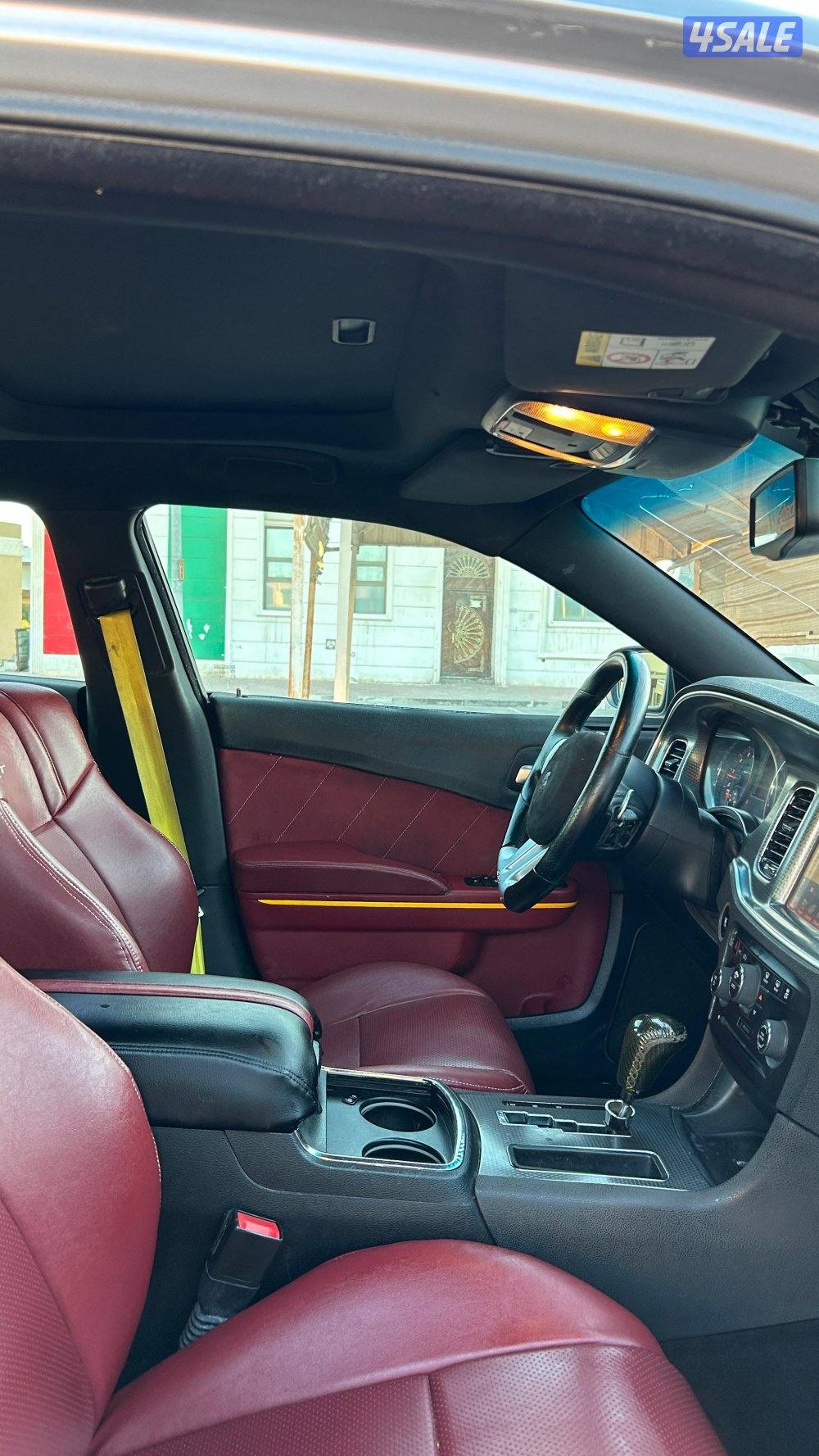 للبيع شارجر srt اصلي مديل 2014 بيعه سريعه7