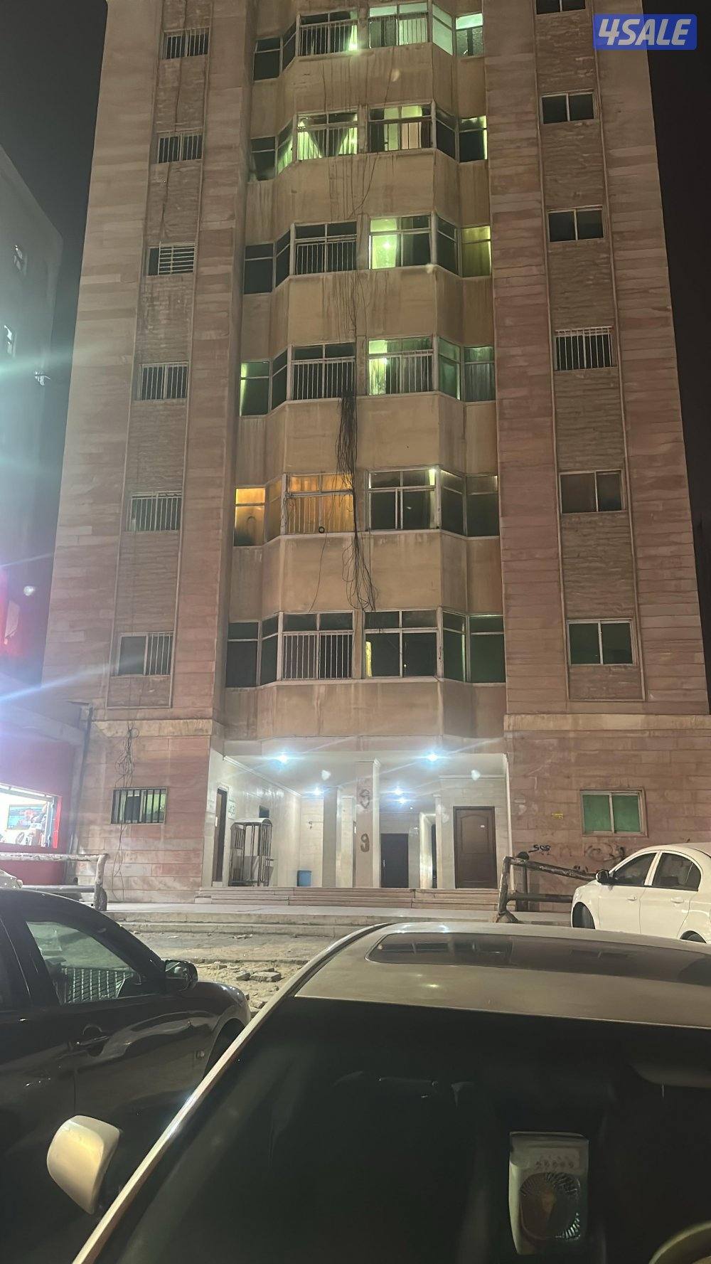 عماره للبيع ارضي و6 ادوار وصالون  المساحه 710  الشقق 28 الدخل الشهري0