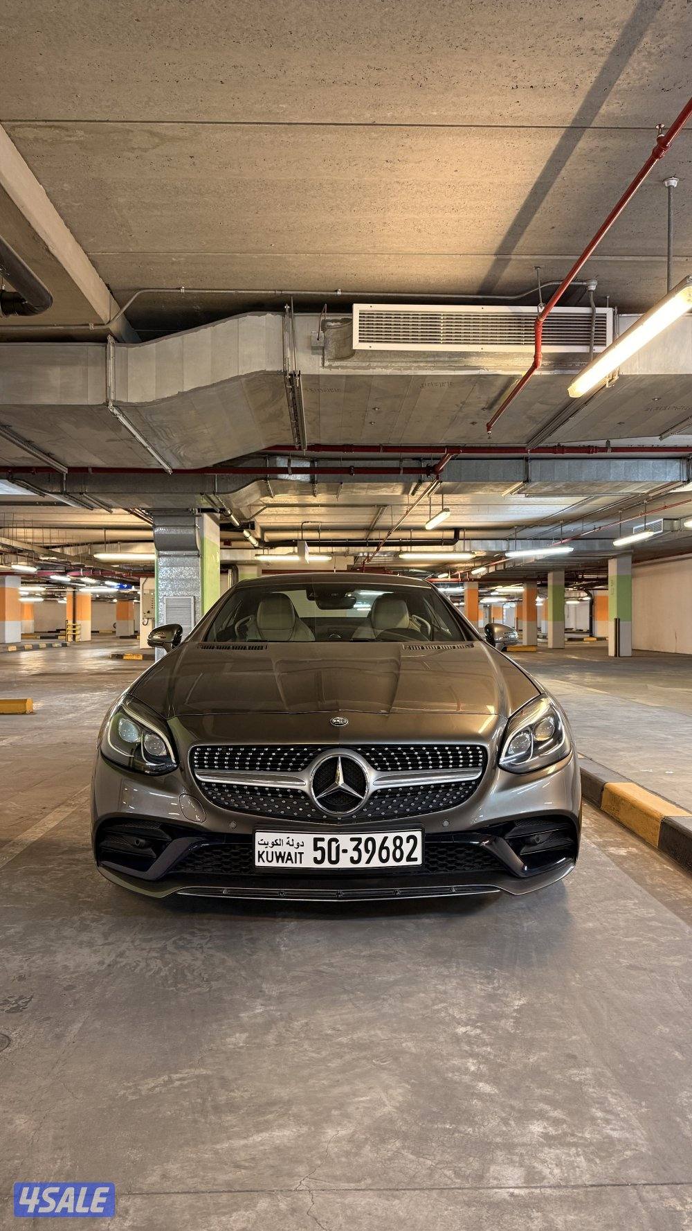 Mercedes SLC200(AMG)0