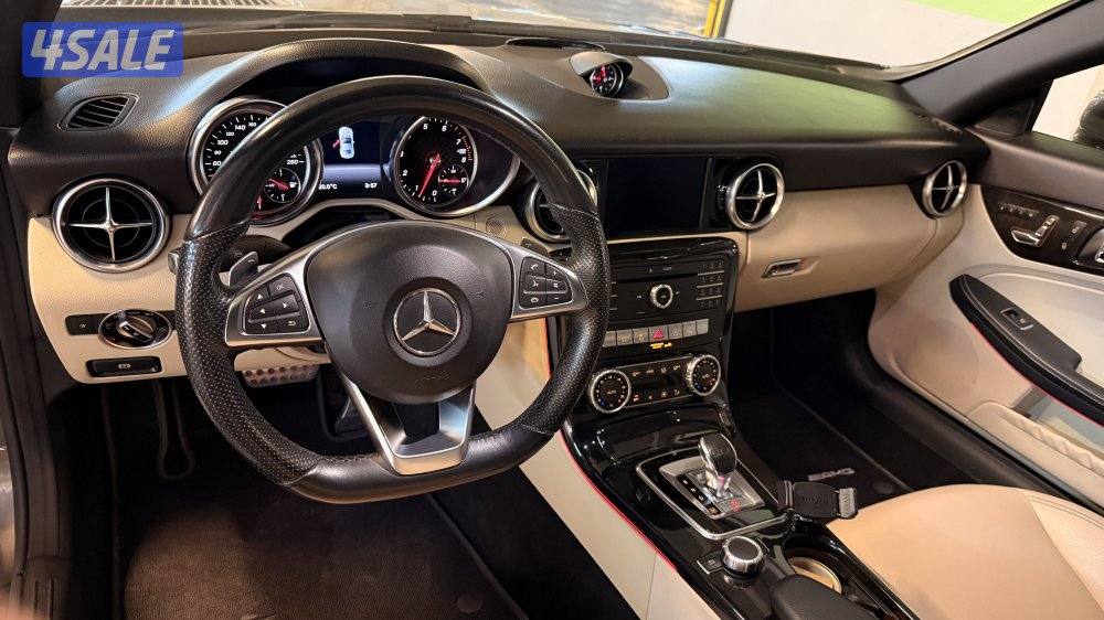 Mercedes SLC200(AMG)9