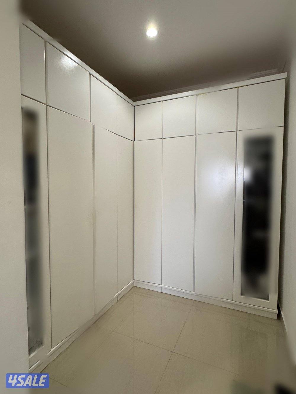 غرفة نوم كامله بدون اسفنج السرير اثاثها جديد و بحاله ممتازه1