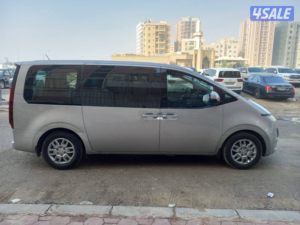 هيونداي ستاريا ٢٠٢٢5