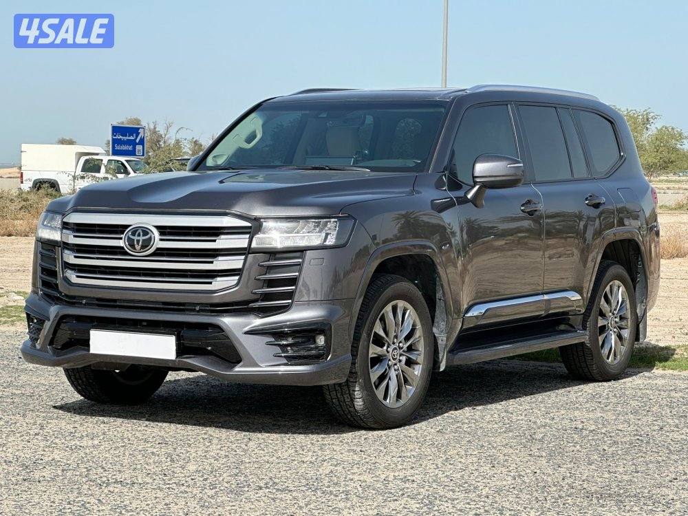 لاند كروزر GXR Aero s موديل 2023 ماشي 64 الف سيرفس وكالة 6 سلندر2