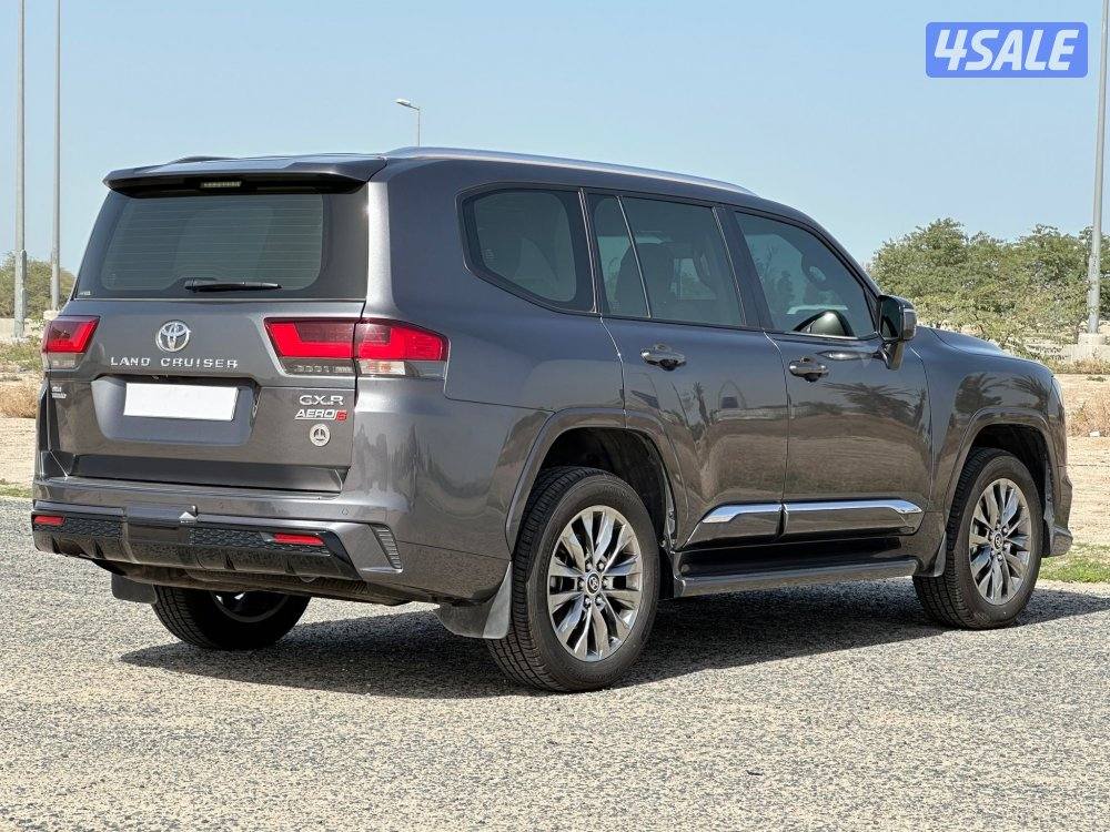 لاند كروزر GXR Aero s موديل 2023 ماشي 64 الف سيرفس وكالة 6 سلندر4