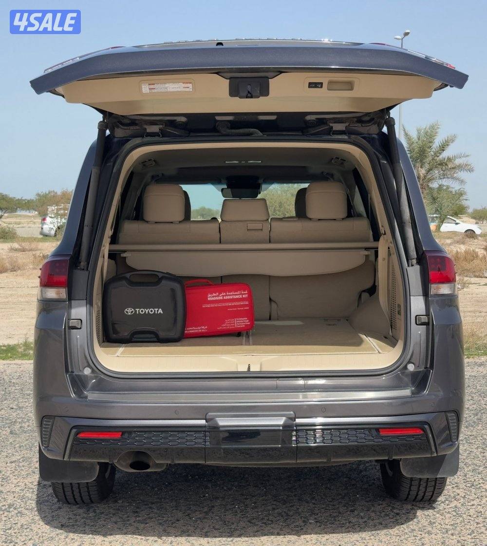 لاند كروزر GXR Aero s موديل 2023 ماشي 64 الف سيرفس وكالة 6 سلندر7