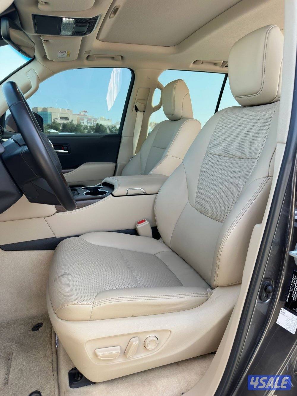 لاند كروزر GXR Aero s موديل 2023 ماشي 64 الف سيرفس وكالة 6 سلندر9