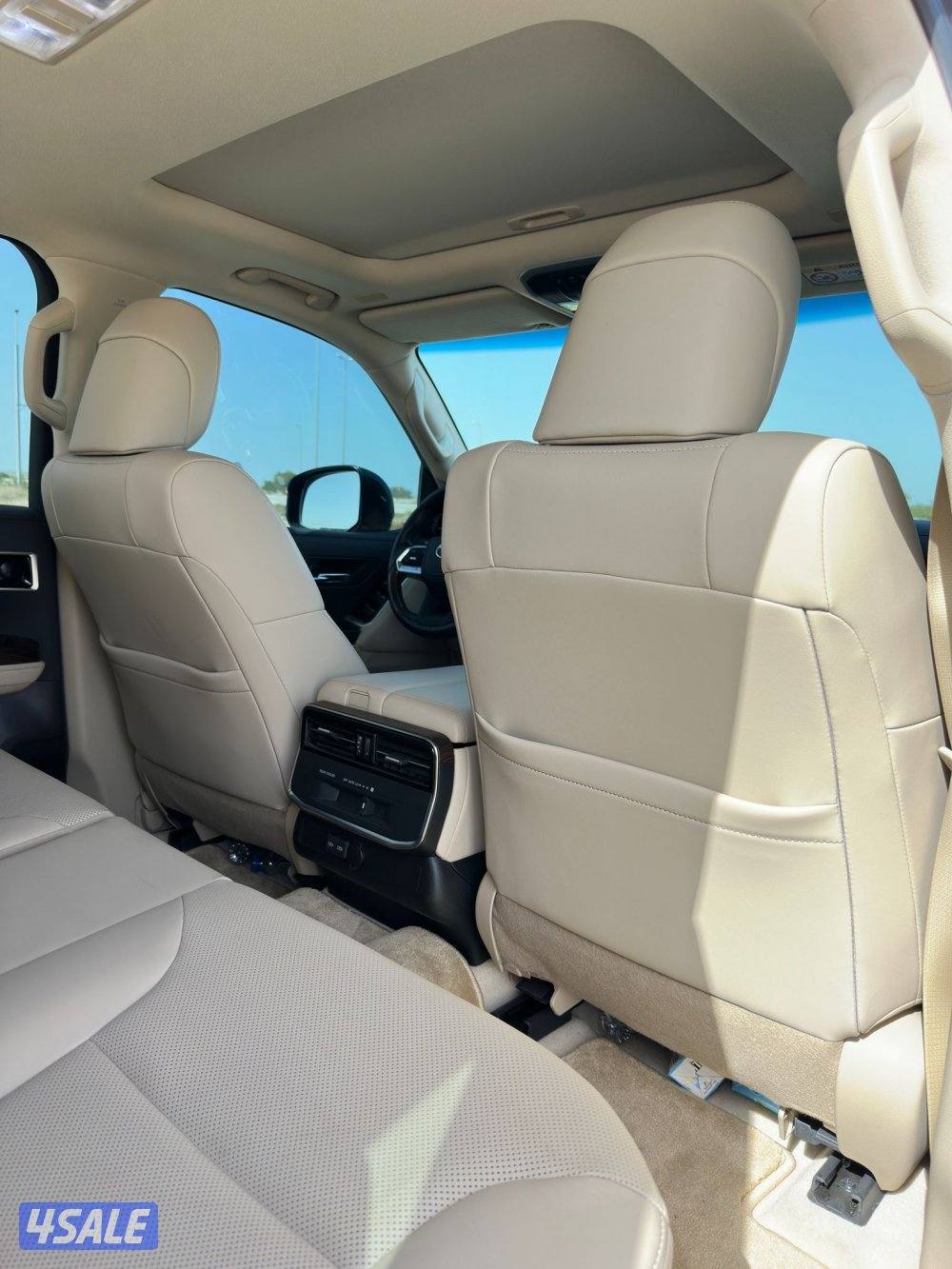 لاند كروزر GXR Aero s موديل 2023 ماشي 64 الف سيرفس وكالة 6 سلندر12