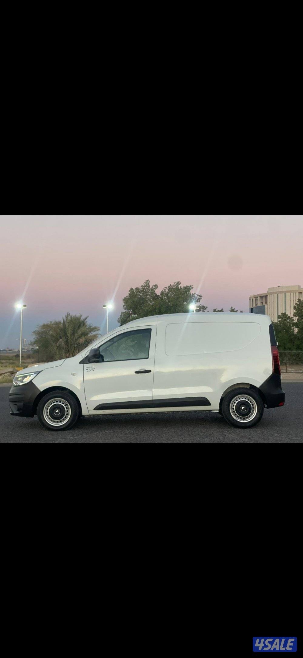 للبيع رينو دوكر3