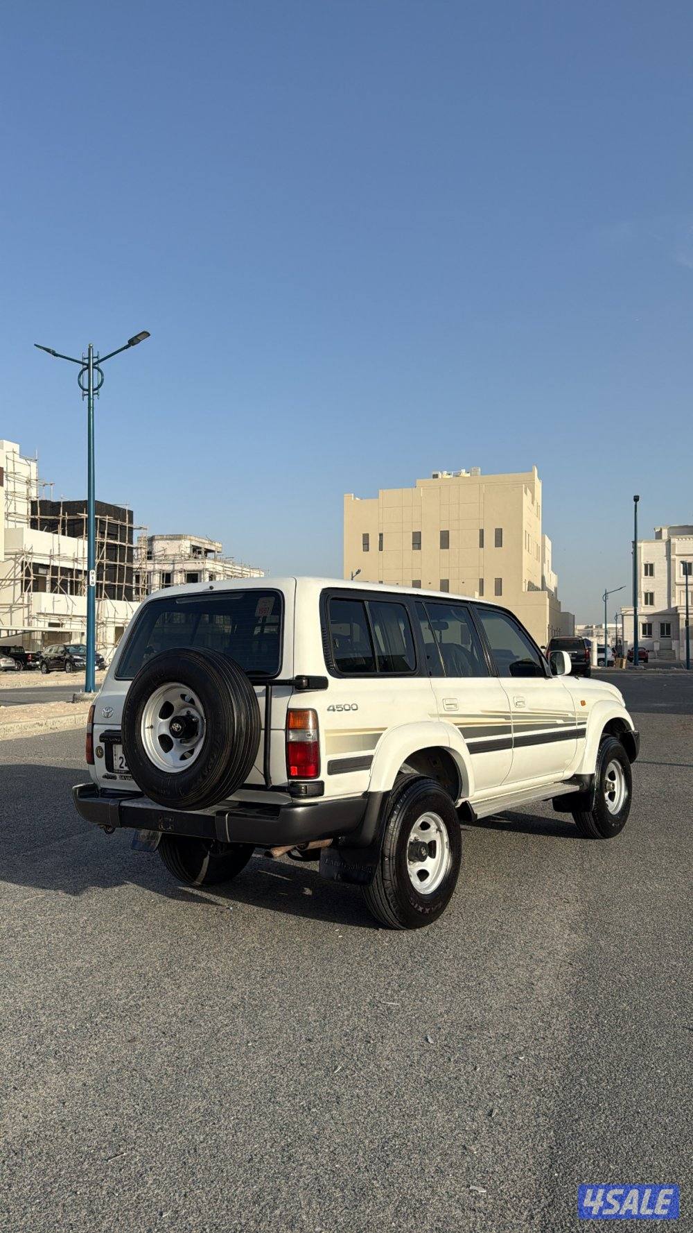 للبيع لاندكروزر موديل Gx.r 1997 قير عادي اساس1