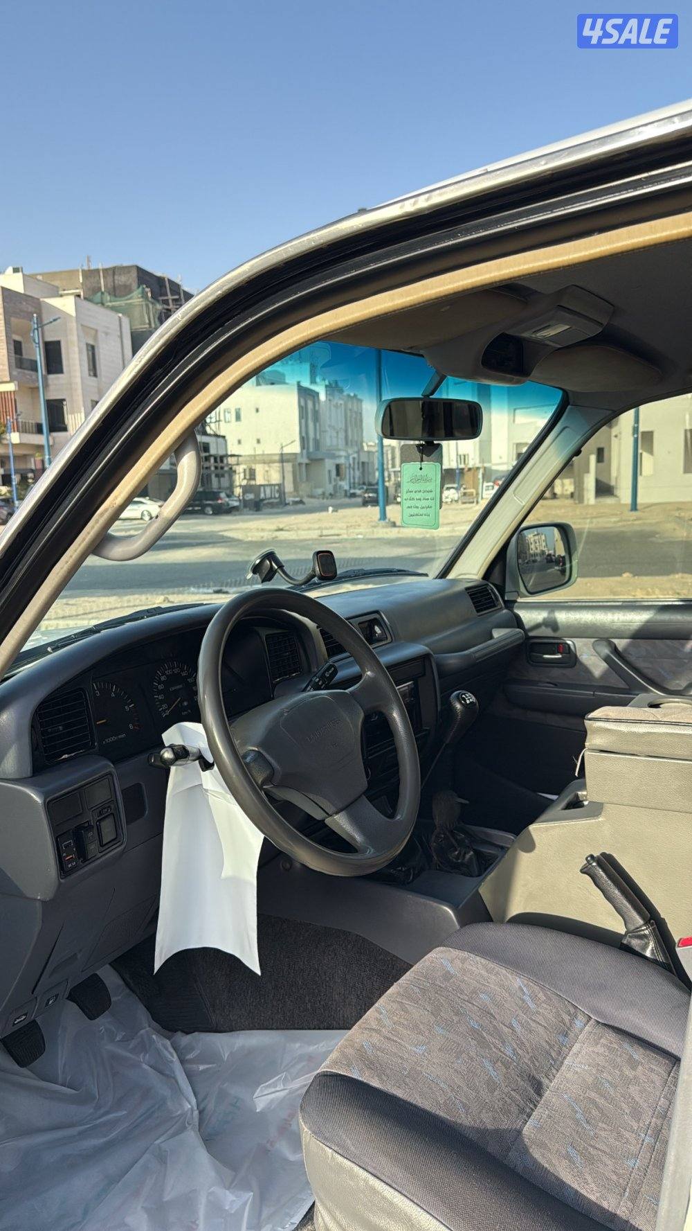 للبيع لاندكروزر موديل Gx.r 1997 قير عادي اساس2