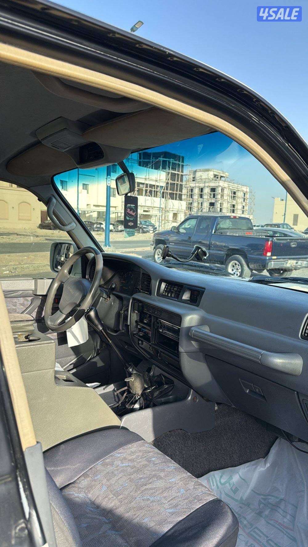 للبيع لاندكروزر موديل Gx.r 1997 قير عادي اساس4