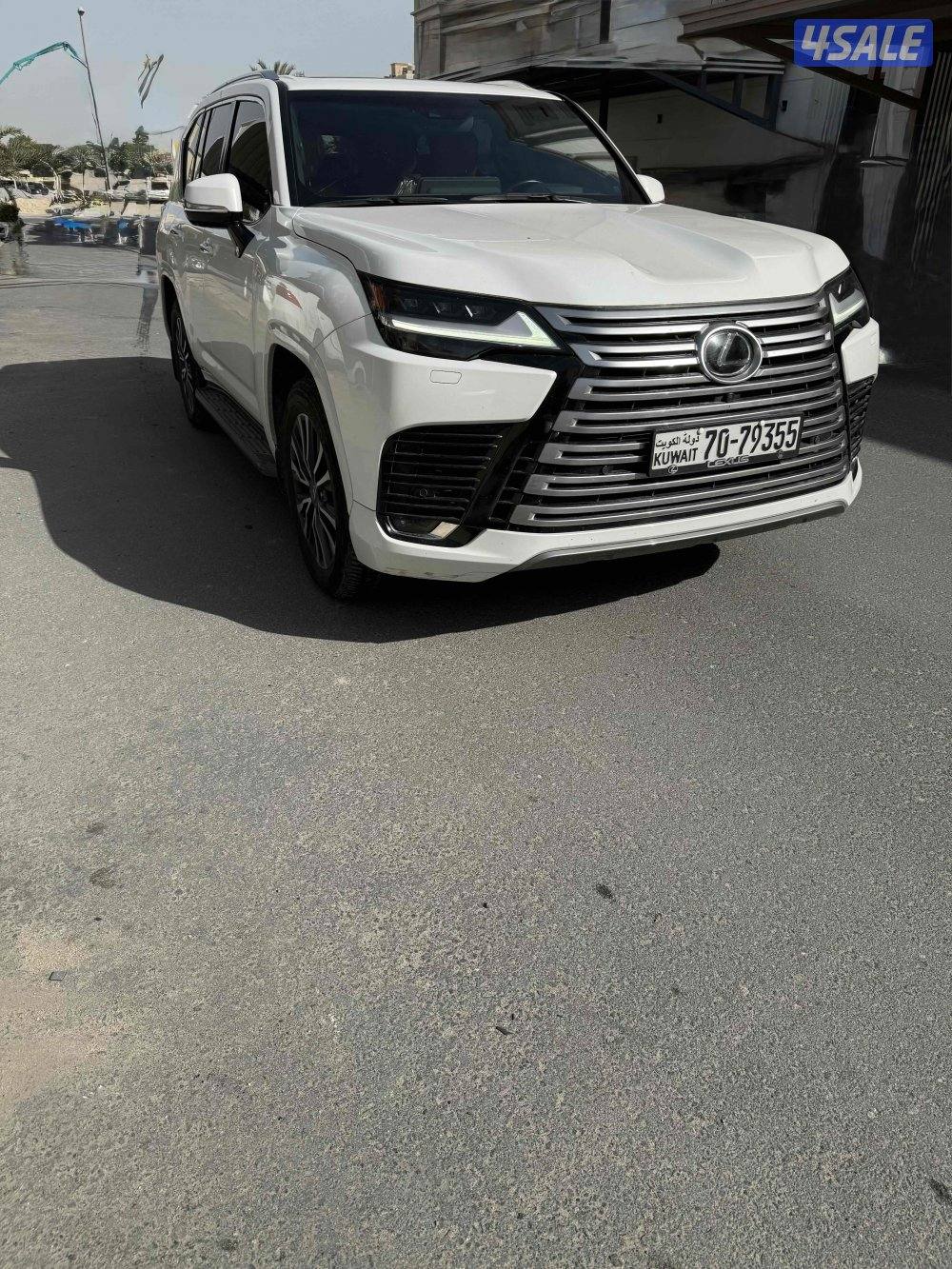 للبيع جيب لكزس 2023 الدرجه الاولى3