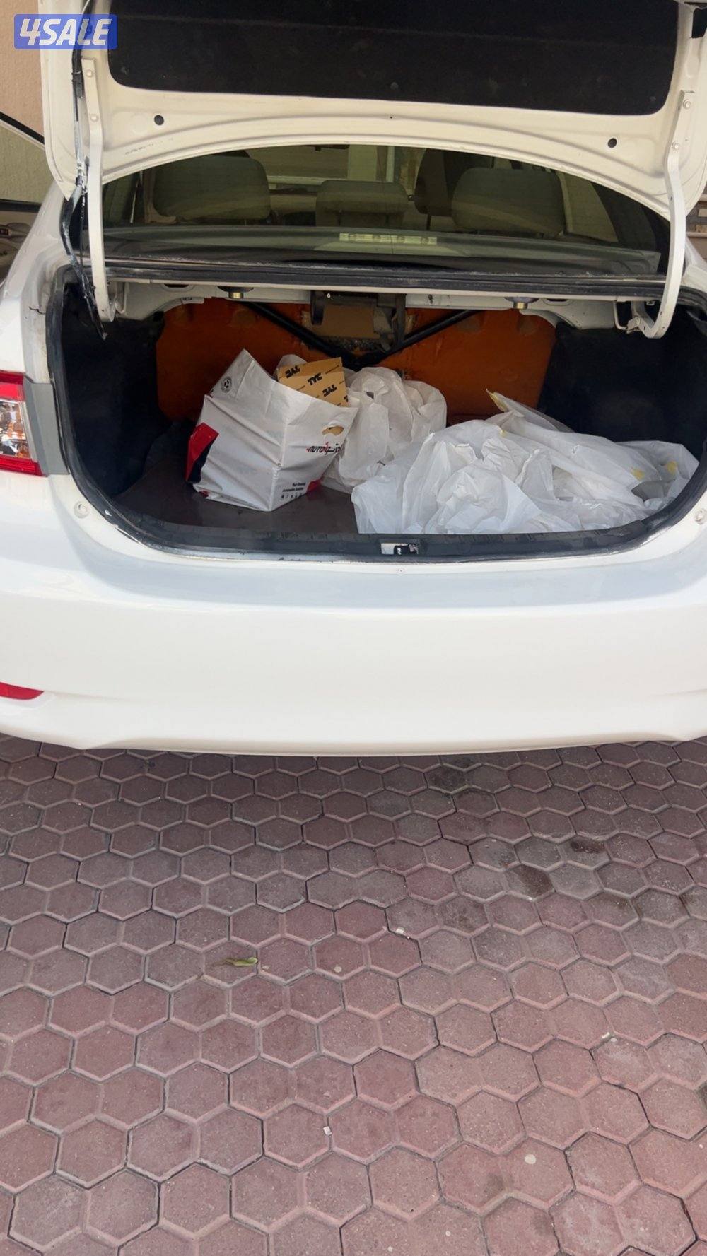 كرولا ٢٠١٢ بدي بلا حوادث خدوش خفيفه وتم عمل صبغ كامل  عداد ٢١٨ الف8