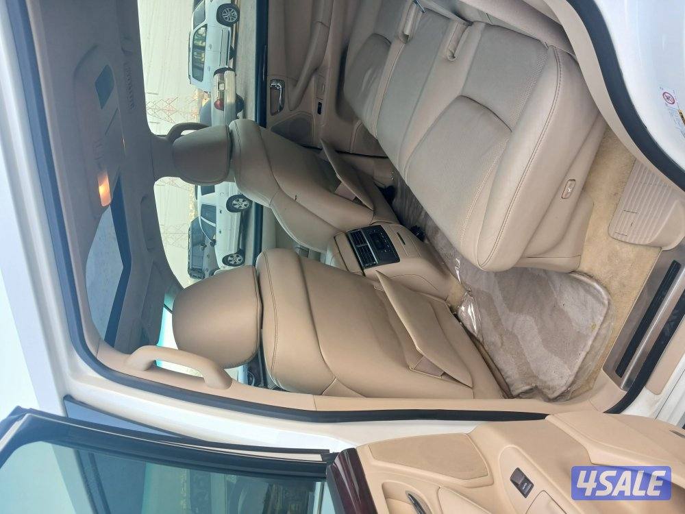جيب لكزس LX570 موديل 2010 صبغ الوكالة. الدرجة الأولى9