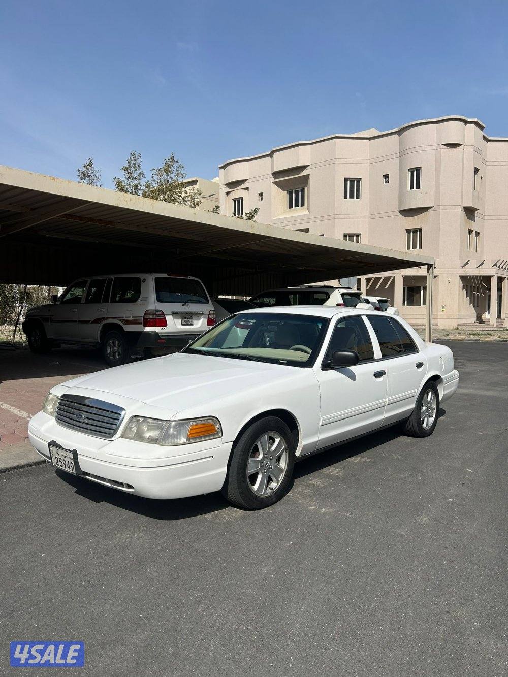 للبيع فورد فكتوريا0