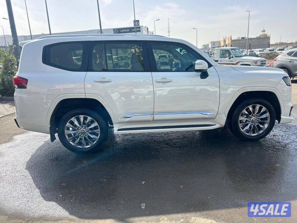 تويوتا لاند كروزر GX.R AEROs  twin turbo.V6 موديل 2023 ماشى 26.000 k.m3