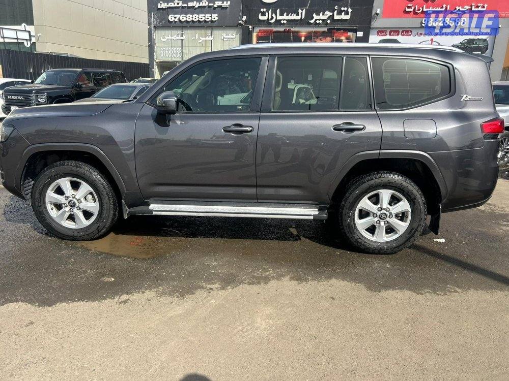 لاند كروزر GX.R twinturbo .V6 موديل 2022 ماشى 122.000 k.m2