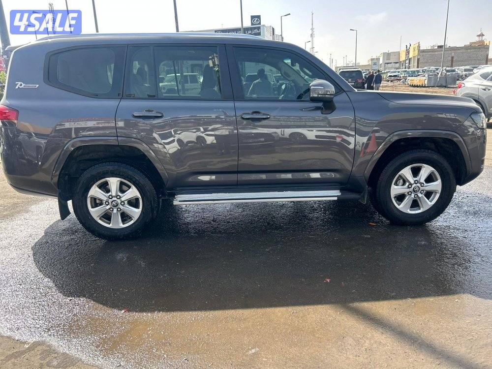 لاند كروزر GX.R twinturbo .V6 موديل 2022 ماشى 122.000 k.m3