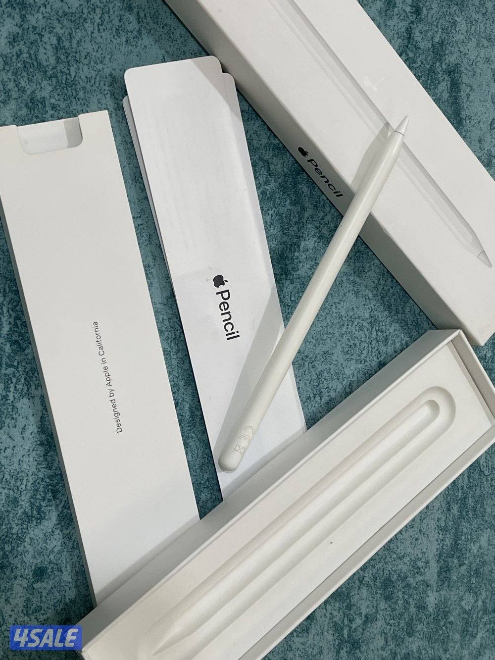 قلم ايباد أبل الاصلي الجيل الثاني نظيف وشغال تمام مع الكرتون4