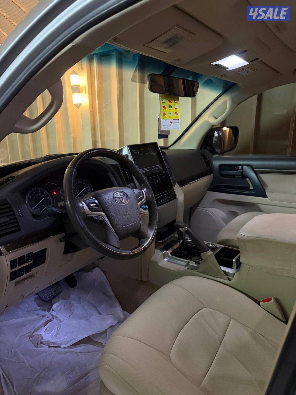 لاندكروزر ثمانية سلندر3