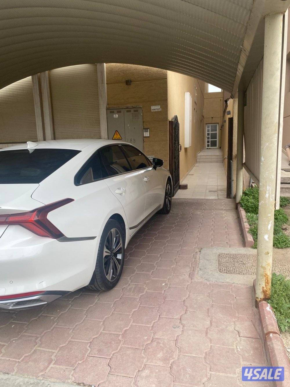 كياسيارة كيا k8 ماشية 28الف الفئة الاولى0